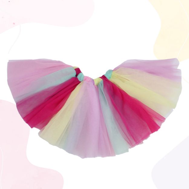 صورة مخزون تنورة ملونة ب فوشي